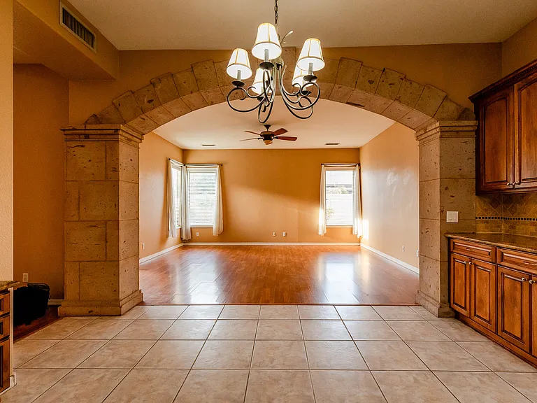 462 W Carob Dr — Photo 6