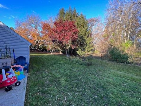 118 Alpha St, Dartmouth, MA 02747