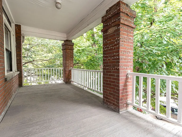 145 N Keats Ave — Photo 9