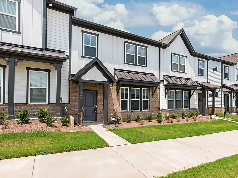 302 Silver Fleet Dr — Photo 2