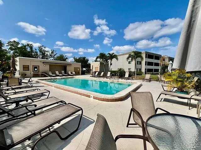 2 bed, 1362 sqft, $4,200 — Photo 2