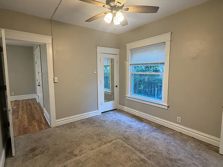 610 N Sycamore St #1 — Photo 32