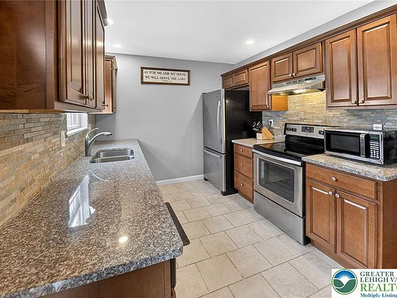 5th image of 648 E Tilghman St
