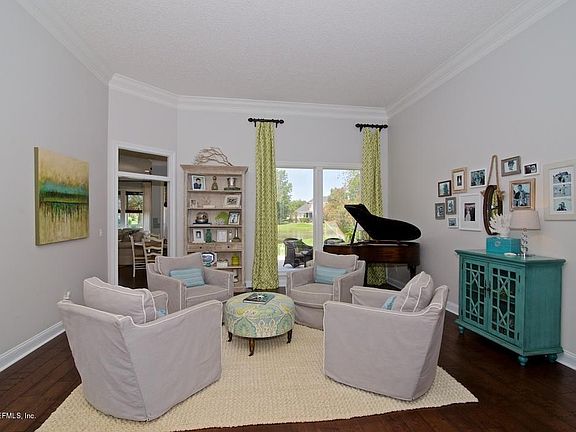 Living Room DSC_9927
