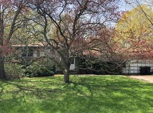 23066 N Apple Hill Ln, Prairie View, IL