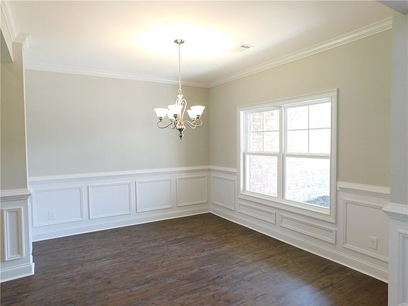 2nd image of 591 Sunwood Dr