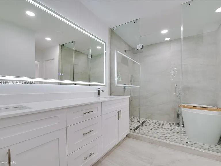 6250 SW 62nd Pl — Photo 14