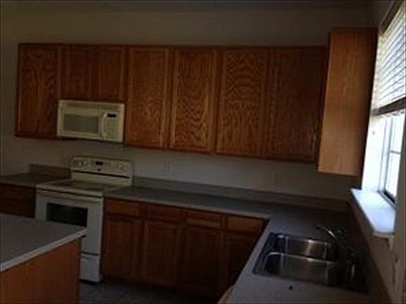 4th image of 156 London Dr