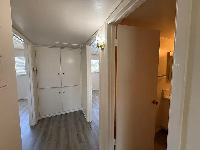 820 E Maryland Ave #13 — Photo 2