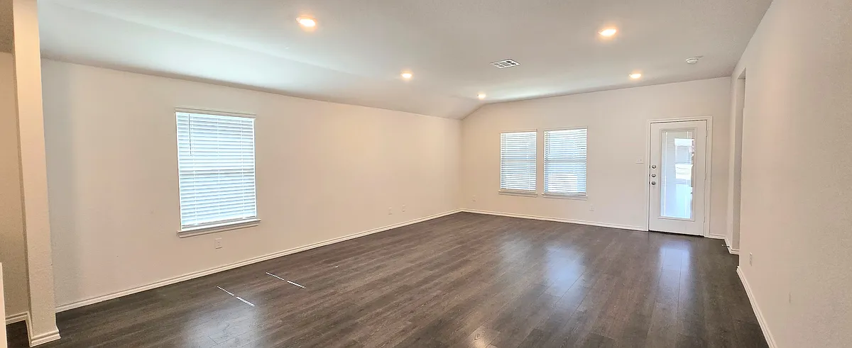 Building Photo - 2121 Basil Ave