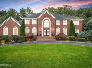 6 Tricorne Ct, Holmdel, NJ 07733