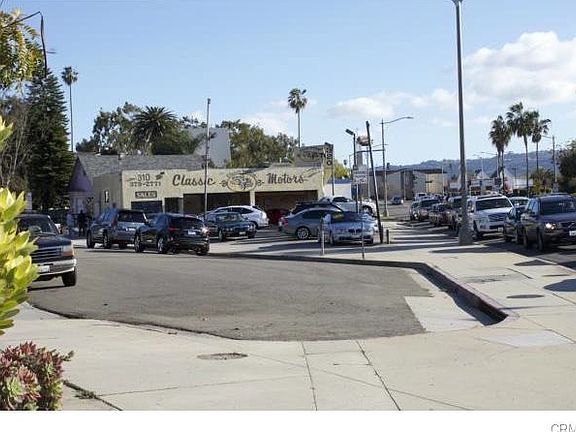 5th image of 320 N Pacific Coast Hwy