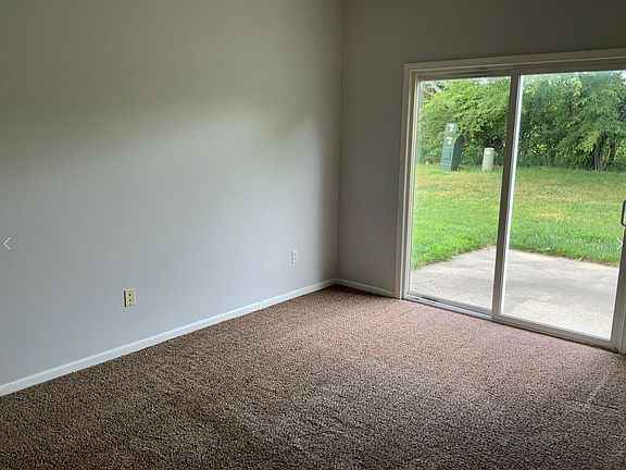 4th image of 113-115 Bradley Ct