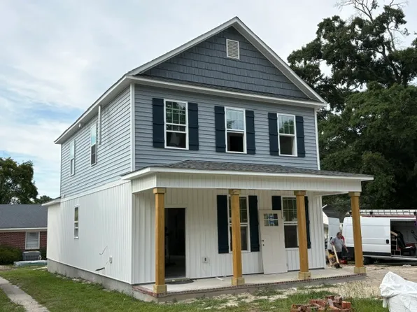 1809 E 4th St, Greenville, NC 27858