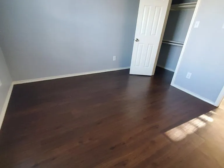 122 W Schunior St #5 — Photo 7