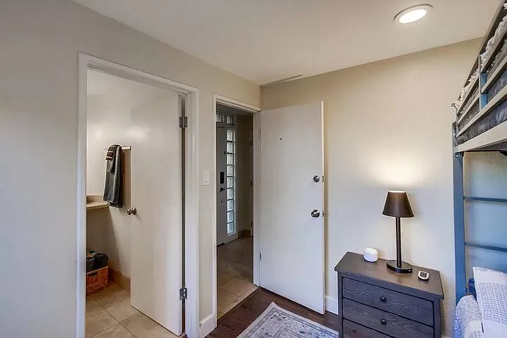 815 Salem Ct — Photo 10