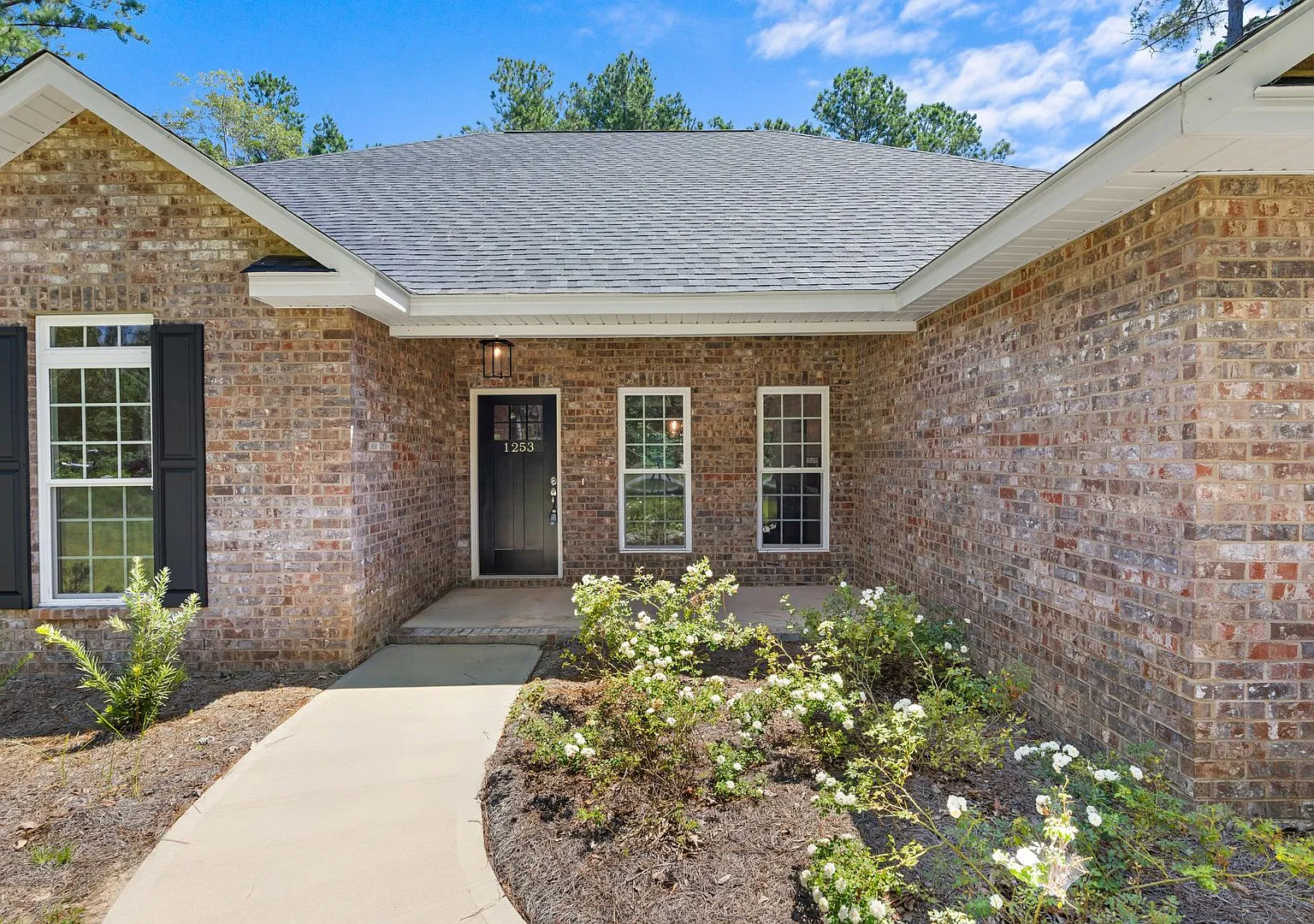 1253 East Hampton Dr — Photo 1