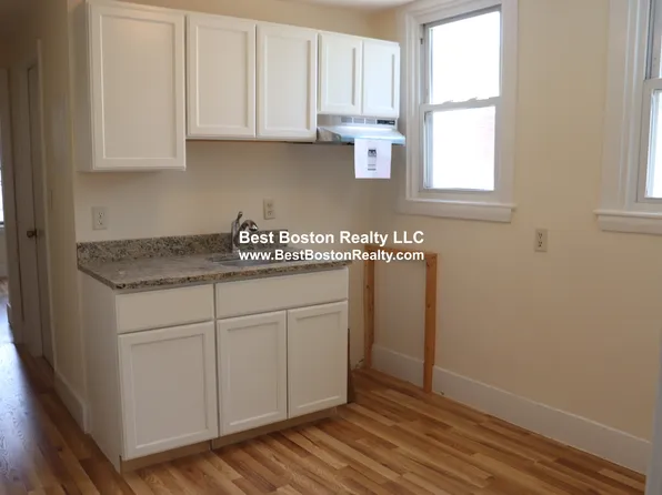 16 Warren Ave APT 6, Somerville, MA 02143