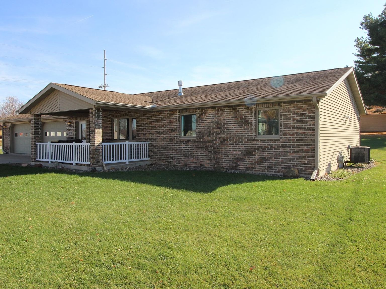 503 E Maple St, Maquoketa, IA 52060 Zillow