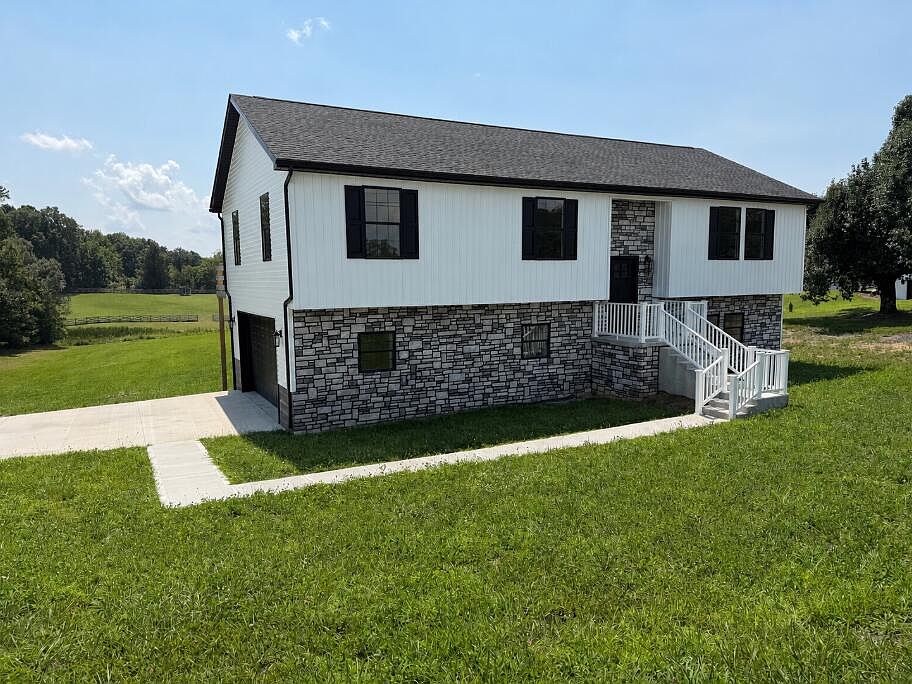 1st image of 124 Hillard Rd