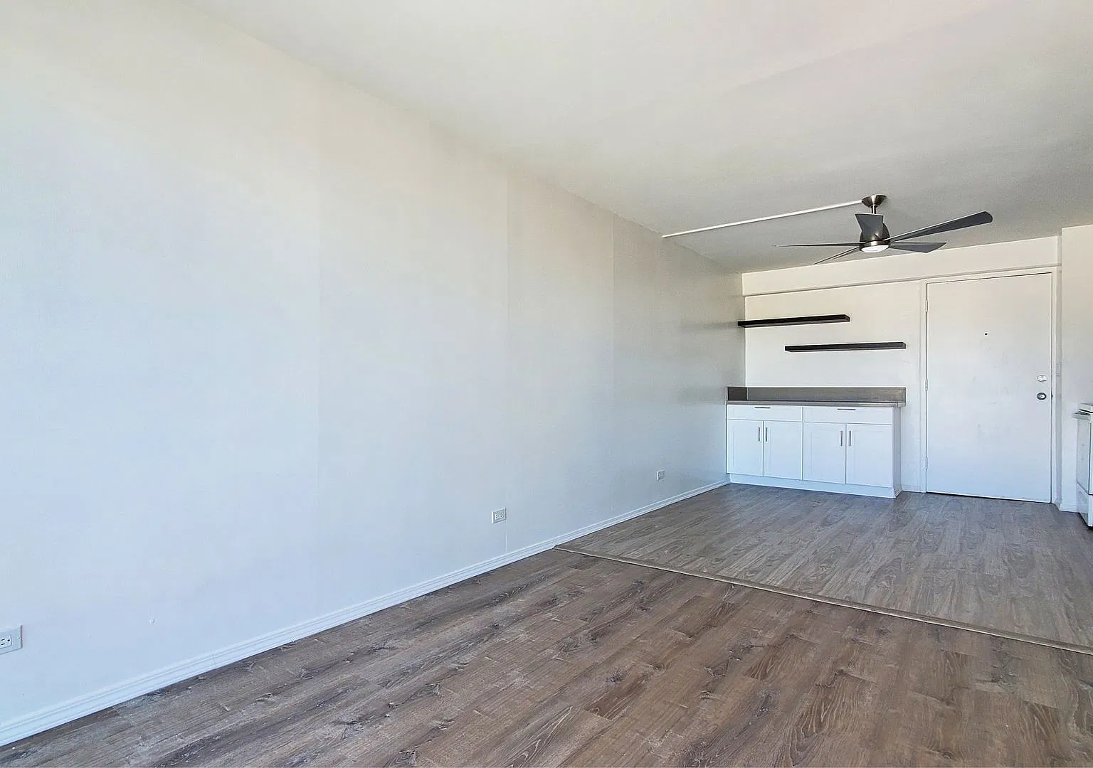 For Rent - Kapiolani Manor 1655 Makaloa St. #2102 — Photo 3
