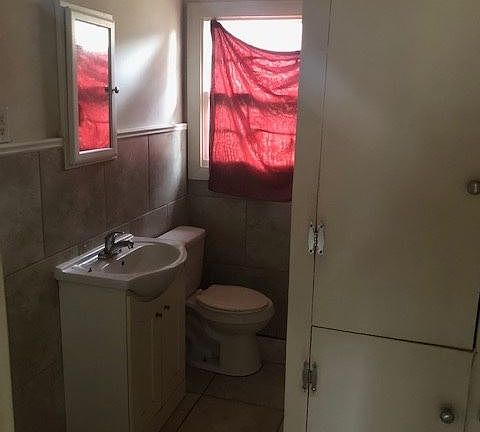 5th image of 211 E Jordan St