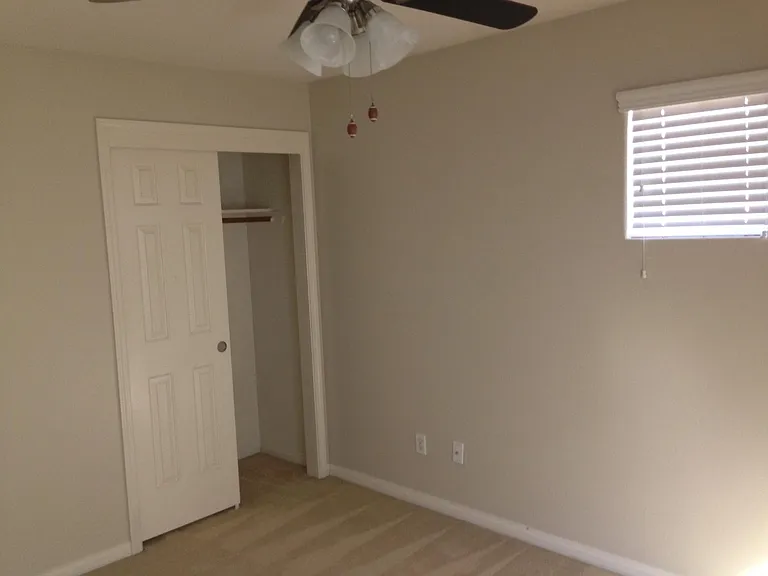 604 Vermillion Dr — Photo 9