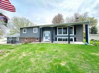 80 Lake Shore Dr, Emmetsburg, IA 50536