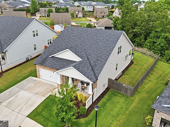4th image of 413 Murphy Ave