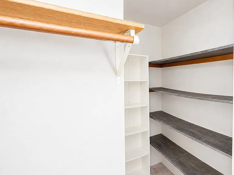 4827 S 56th St #3 — Photo 21