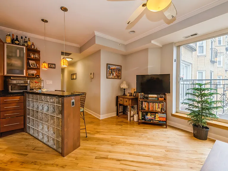 3914 N Kedvale Ave #1 — Photo 3