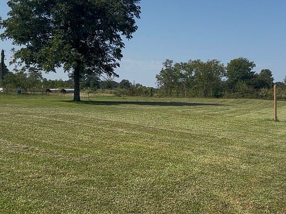 2nd image of 3091 Chipmunk Rd