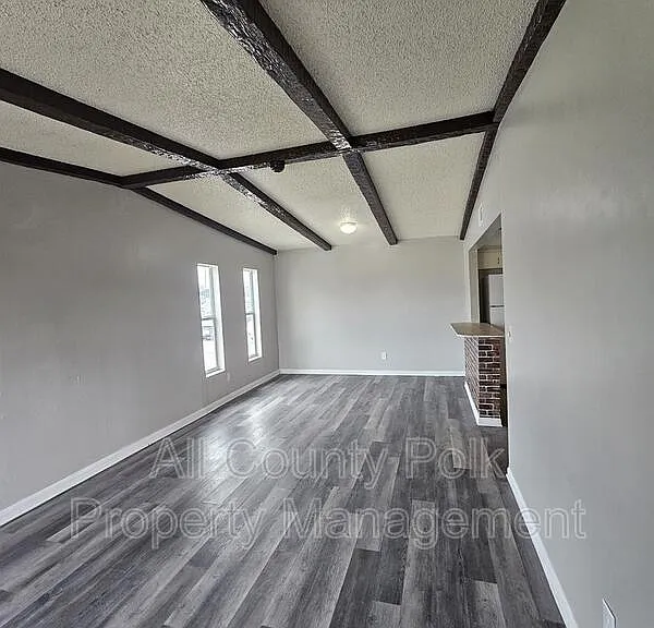 3037 Saint Paul Dr — Photo 2