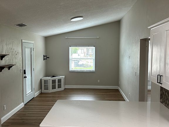 5th image of 2928 Nordman Ave