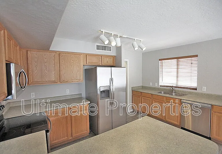 6132 N Florence Ave — Photo 8