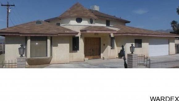 1st image of 944 Safari Dr
