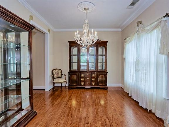 5th image of 4285 Country Garden Walk NW
