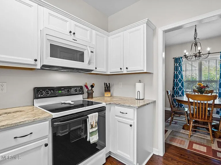 1010 Meridian Dr — Photo 14
