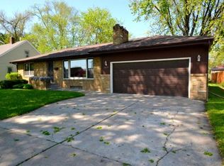 1877 Holton St, Falcon Heights, MN 55113