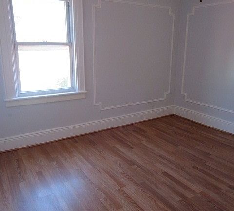 5th image of 10705 120th St