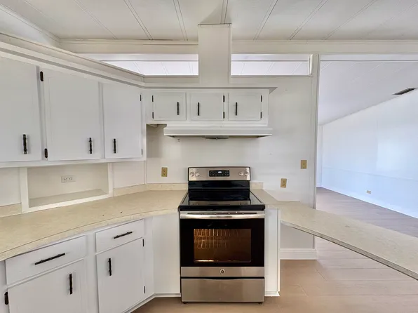 5532 Stonehaven Ln #320, Sarasota, FL 34233