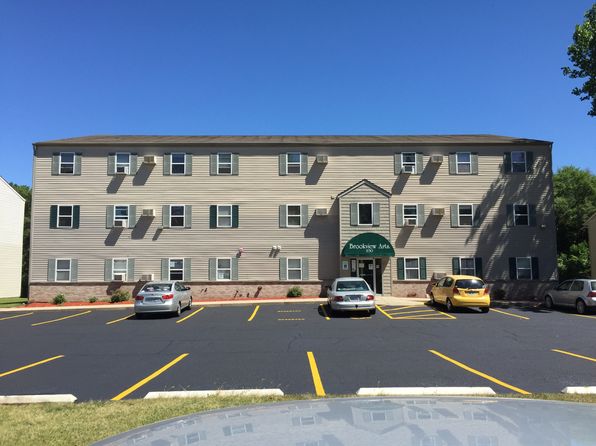 1130 Minns Dr #12, Machesney Park, IL 61115