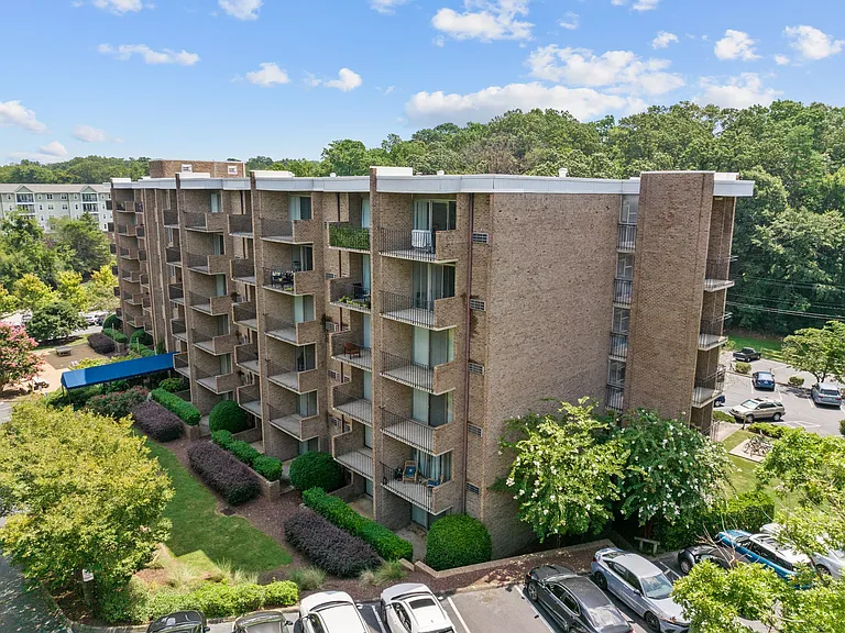University Apartments Chapel Hill — Photo 8