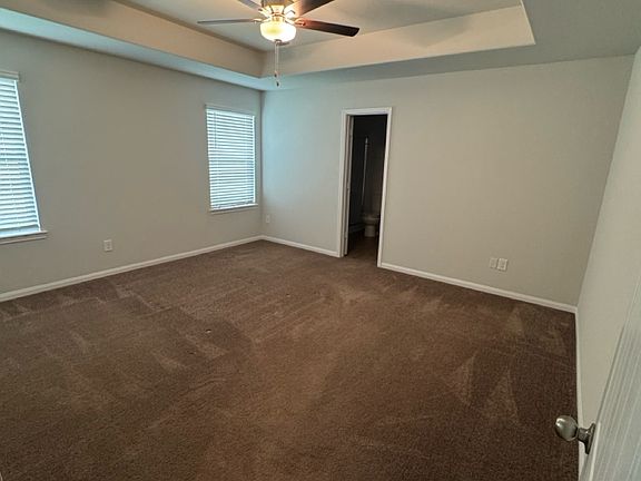 5th image of 820 Clear Valley Ln