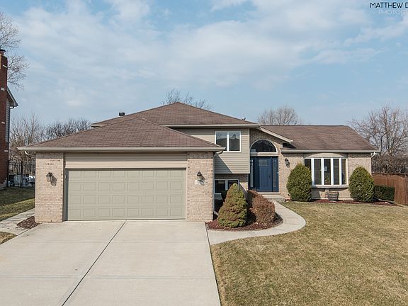 2nd image of 537 Kingston Dr