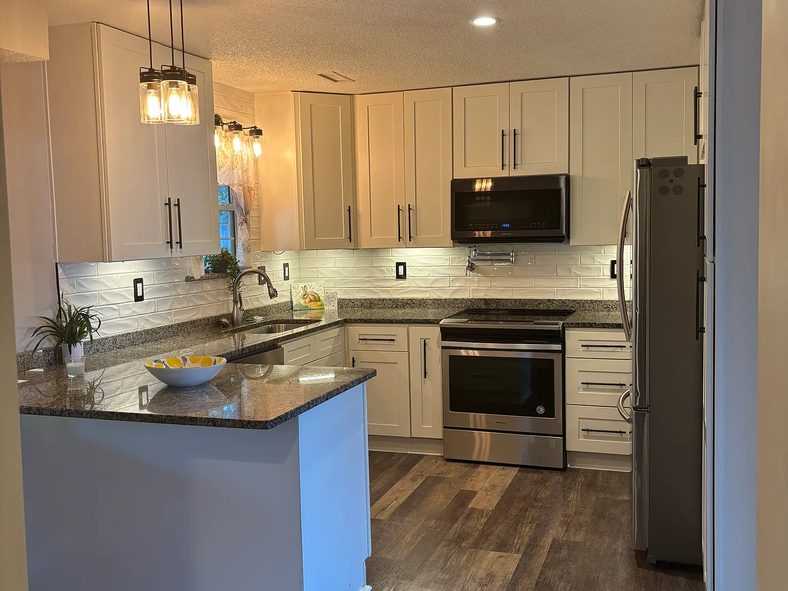 3 bed, 1280 sqft, $1,800 — Photo 4