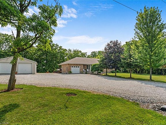 3rd image of 684 Haldimand Rd #70