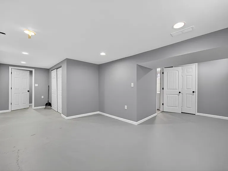 3320 Elm St — Photo 28