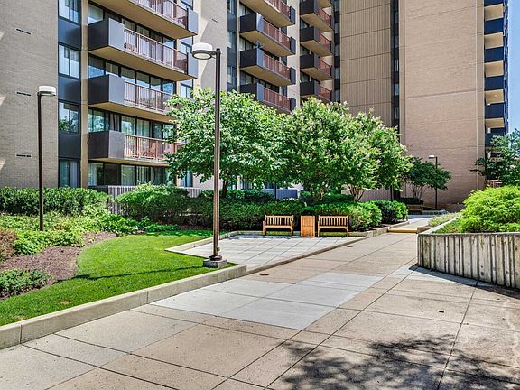 3rd image of 5800 Quantrell Ave #58-210