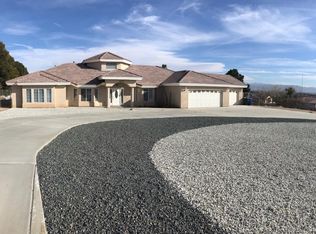 16107 Chiwi Rd, Apple Valley, CA 92307